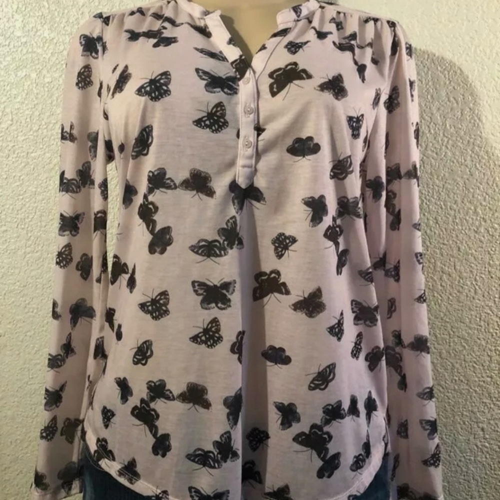 H&M V neck with buttons Women Sz S Shirt Long Sleeve Butterfly Pattern